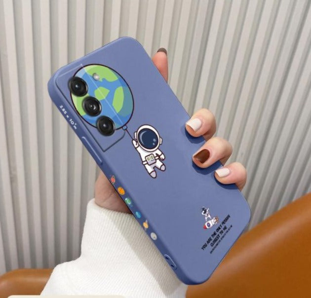 Earth Flying Astronaut Phone Case For Samsung Galaxy Note 20, Note 20 Ultra