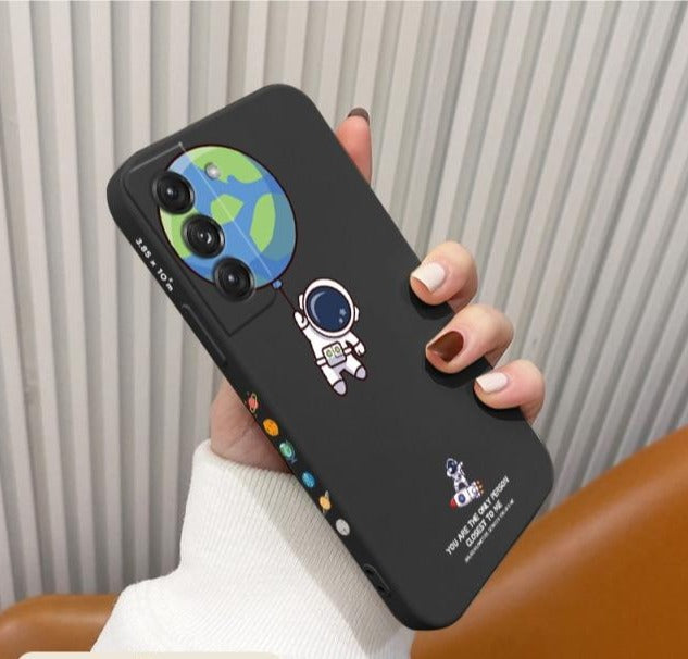 Earth Flying Astronaut Phone Case For Samsung Galaxy Note 20, Note 20 Ultra